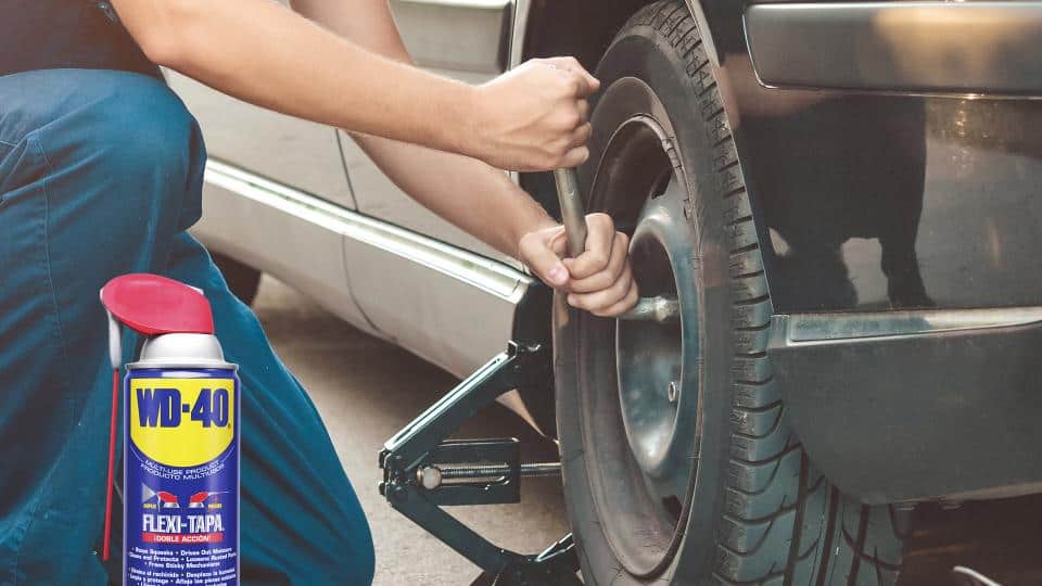 Aprende a cambiar una llanta de automóvil