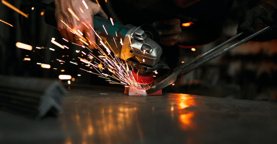 Limpia tus herramientas manuales y eléctricas con WD-40 Specialist Desengrasante.