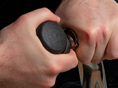 Cómo limpiar las ruedas de tu silla de oficina