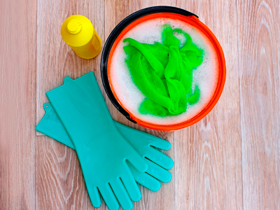 Cómo limpiar las ruedas de tu silla de oficina